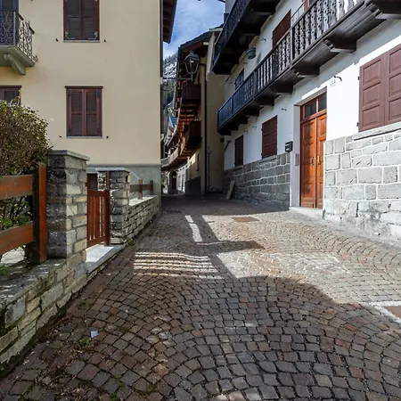 Apartment Appartamento La Villette- Comodo E Ben Posizionato - Cour 0220 Courmayeur